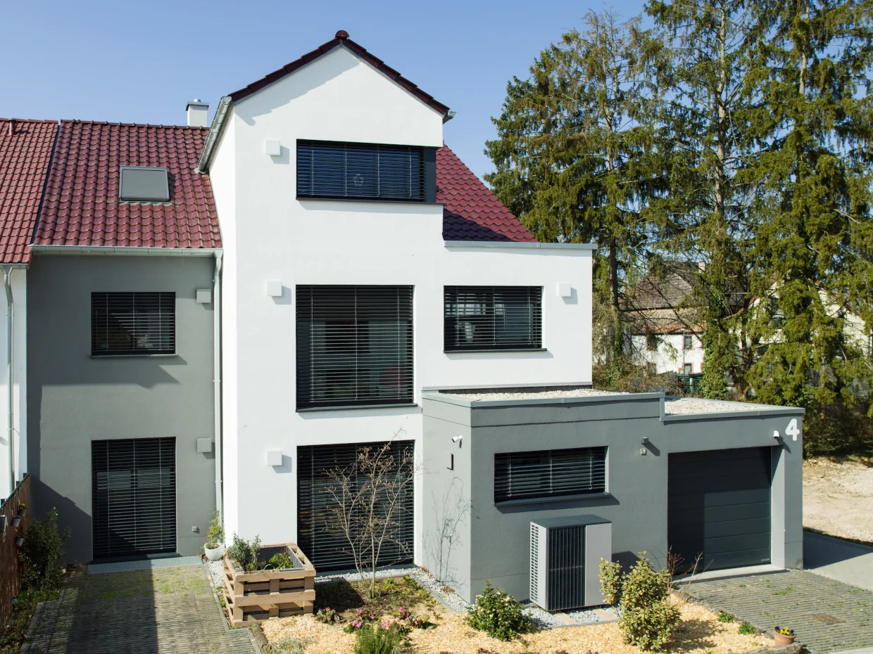Einfamilienhaus mit Holz-Aluminium-Fenstern