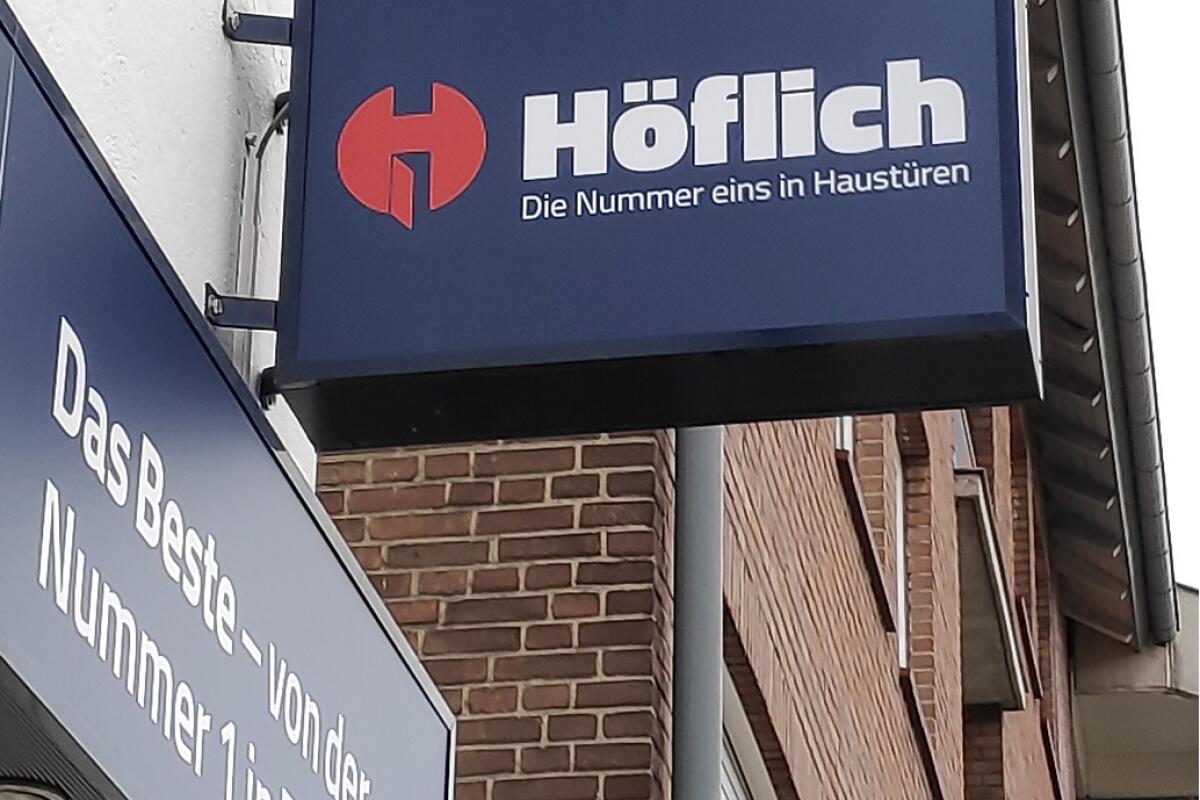 hoeflich aussendarstellung schild